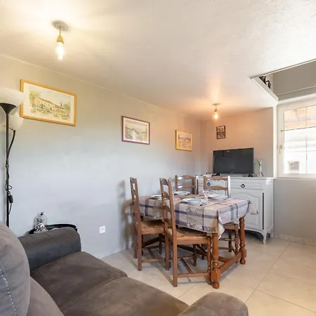 Les Boutons D'or Apartment